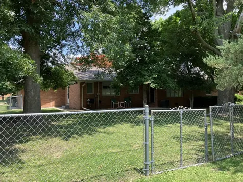 425 Crestmore Avenue Mattoon IL 61938