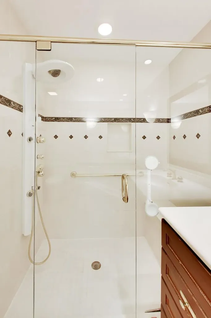 107 Briarwood Lane Oak Brook IL 60523
