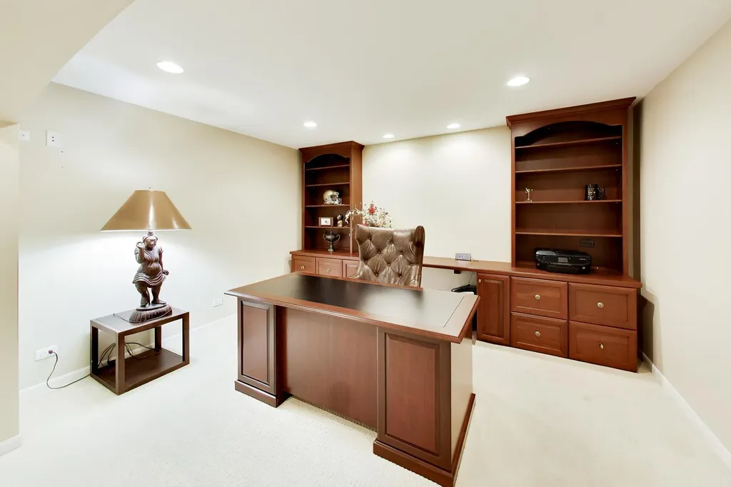 107 Briarwood Lane Oak Brook IL 60523