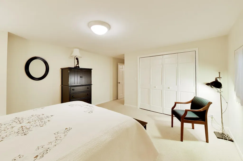 107 Briarwood Lane Oak Brook IL 60523