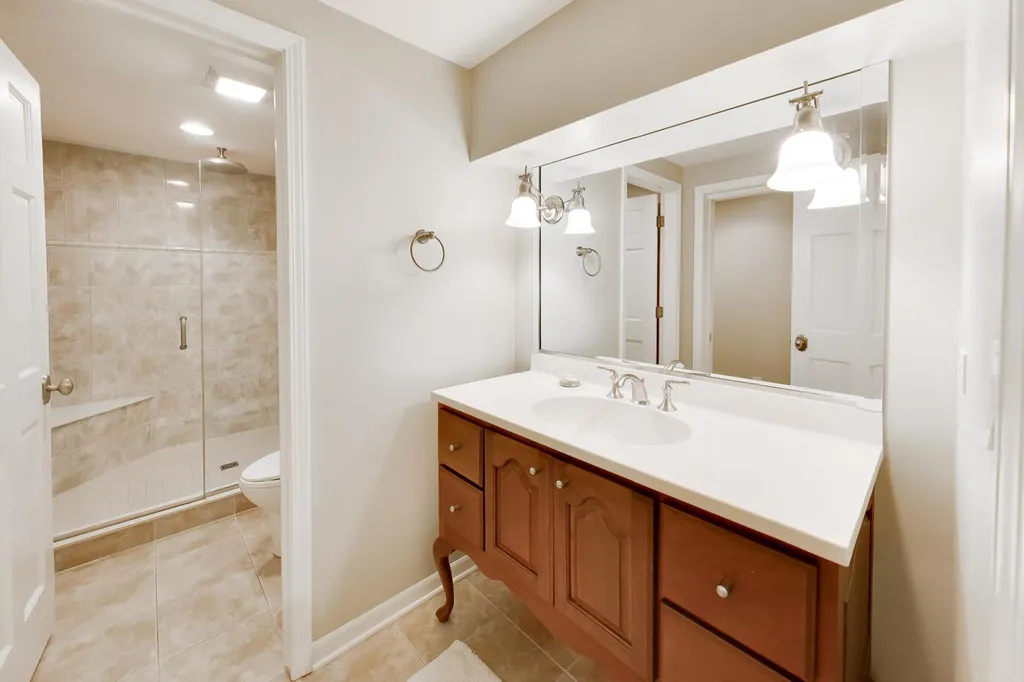 107 Briarwood Lane Oak Brook IL 60523