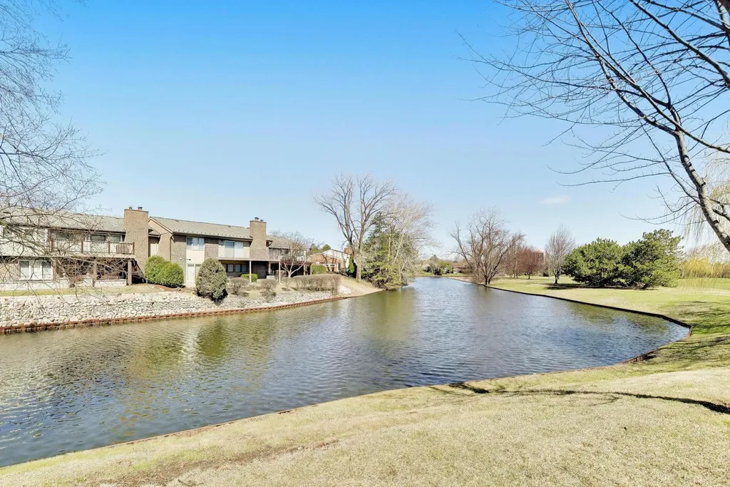 107 Briarwood Lane Oak Brook IL 60523