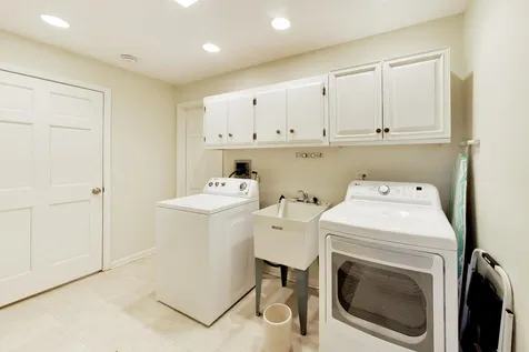 107 Briarwood Lane Oak Brook IL 60523