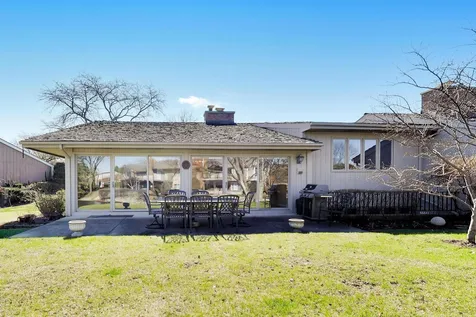107 Briarwood Lane Oak Brook IL 60523