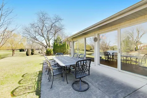 107 Briarwood Lane Oak Brook IL 60523