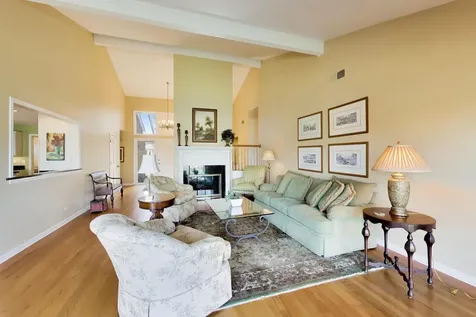 107 Briarwood Lane Oak Brook IL 60523