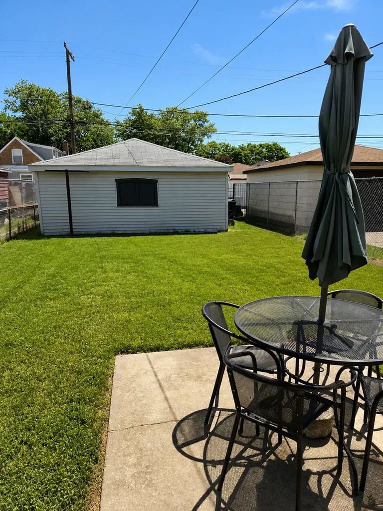 9823 South Drexel Avenue Chicago IL 60628