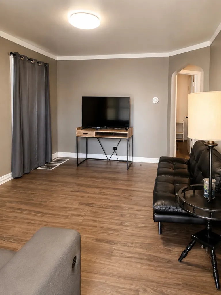 9823 South Drexel Avenue Chicago IL 60628