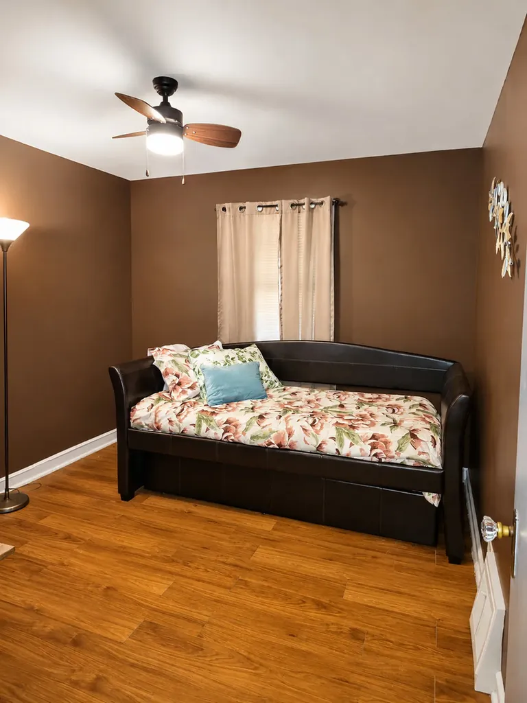 9823 South Drexel Avenue Chicago IL 60628
