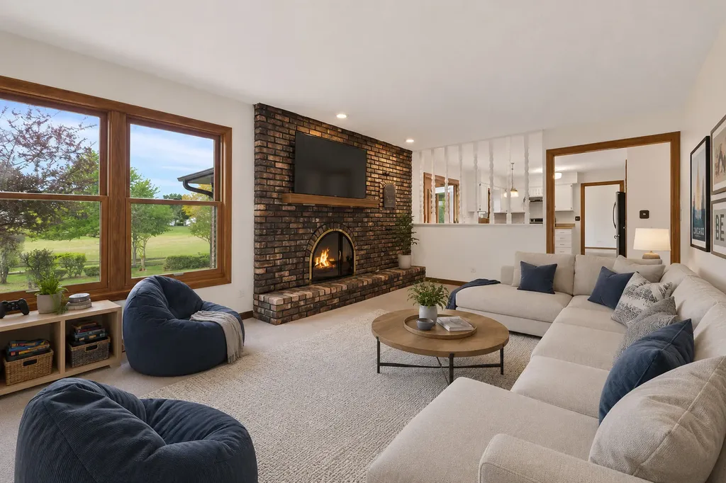 321 Ashwood Drive Schaumburg IL 60193