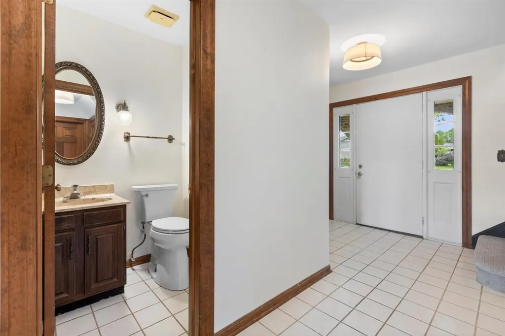 321 Ashwood Drive Schaumburg IL 60193