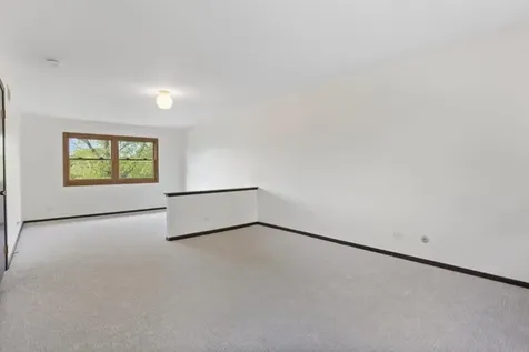321 Ashwood Drive Schaumburg IL 60193