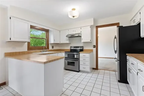 321 Ashwood Drive Schaumburg IL 60193
