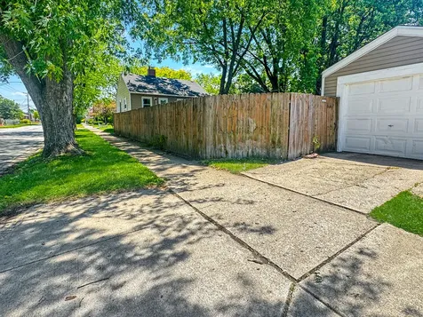 17902 Community Street Lansing IL 60438