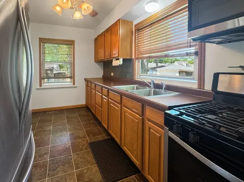 17902 Community Street Lansing IL 60438