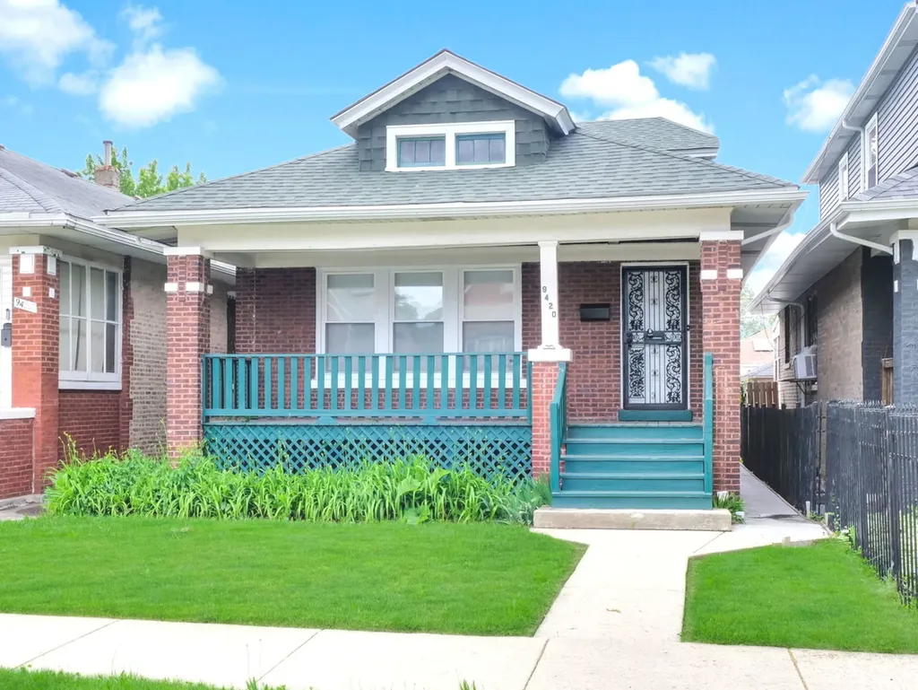 9420 South Saint Lawrence Avenue Chicago IL 60619