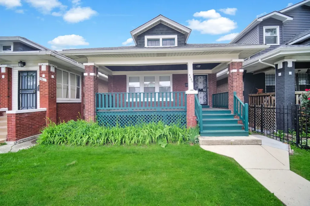 9420 South Saint Lawrence Avenue Chicago IL 60619