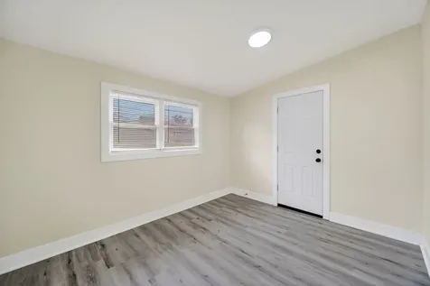 9420 South Saint Lawrence Avenue Chicago IL 60619
