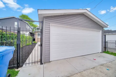 9420 South Saint Lawrence Avenue Chicago IL 60619