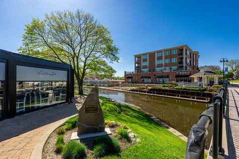 1010 Osage Drive Mchenry IL 60051