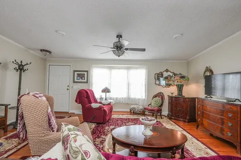 48 Norway Drive Manteno IL 60950