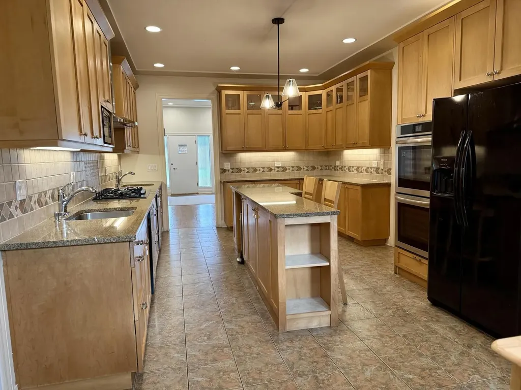 9046 Pottawattami Drive Skokie IL 60076