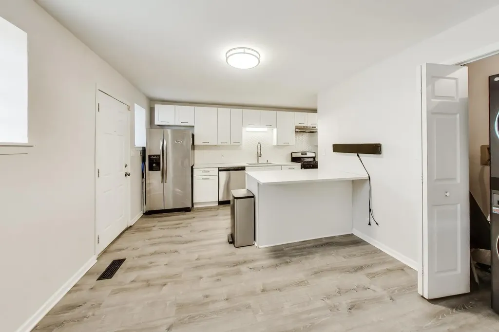 4361 South Greenwood Avenue Chicago IL 60653