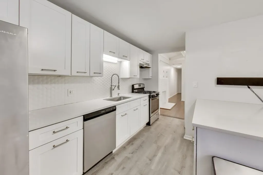 4361 South Greenwood Avenue Chicago IL 60653