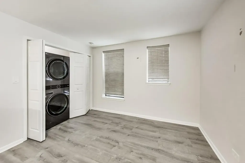 4361 South Greenwood Avenue Chicago IL 60653