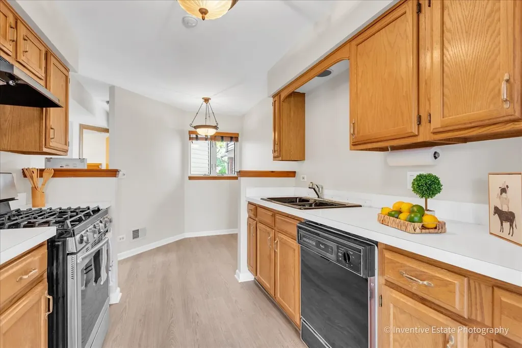 8304 Highpoint Circle Darien IL 60561