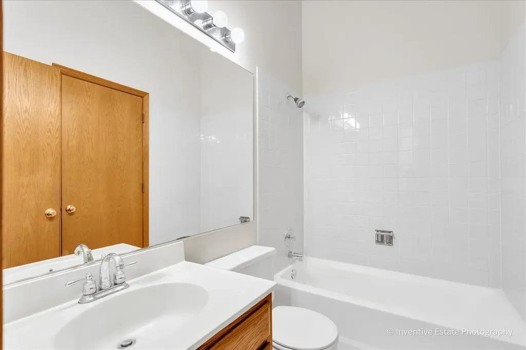 8304 Highpoint Circle Darien IL 60561
