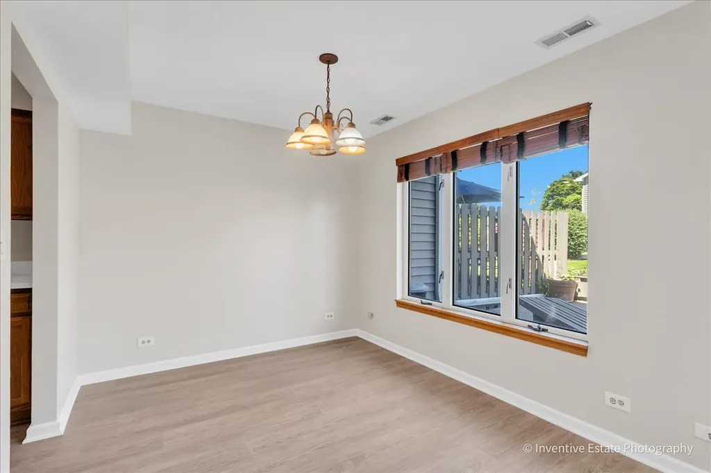 8304 Highpoint Circle Darien IL 60561