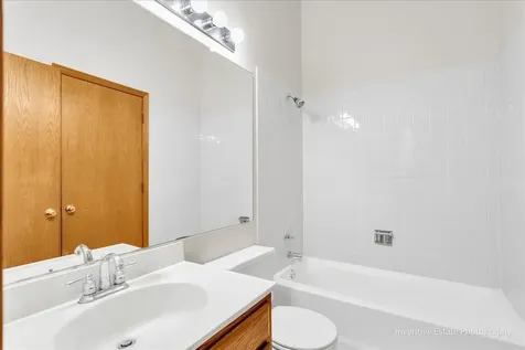 8304 Highpoint Circle Darien IL 60561