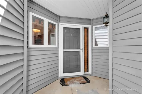 8304 Highpoint Circle Darien IL 60561