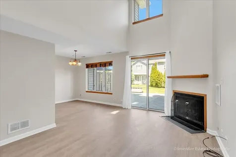 8304 Highpoint Circle Darien IL 60561