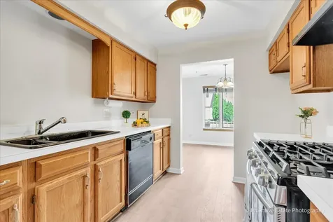 8304 Highpoint Circle Darien IL 60561