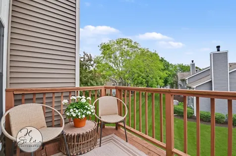 2035 Waverly Lane Algonquin IL 60102