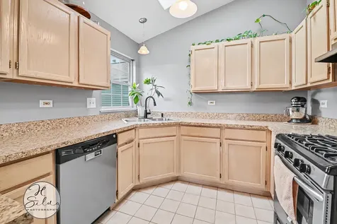 2035 Waverly Lane Algonquin IL 60102