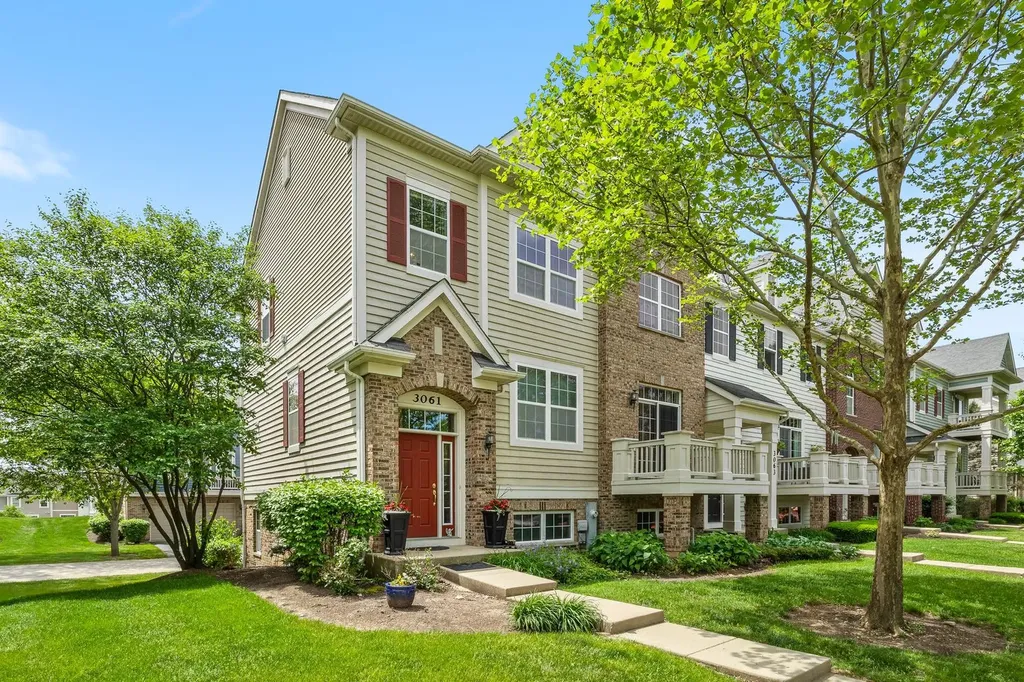3061 Hughsdale Street Elgin IL 60124