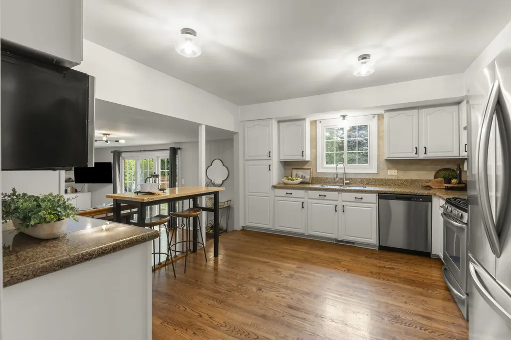 908 Kennebec Lane Naperville IL 60563