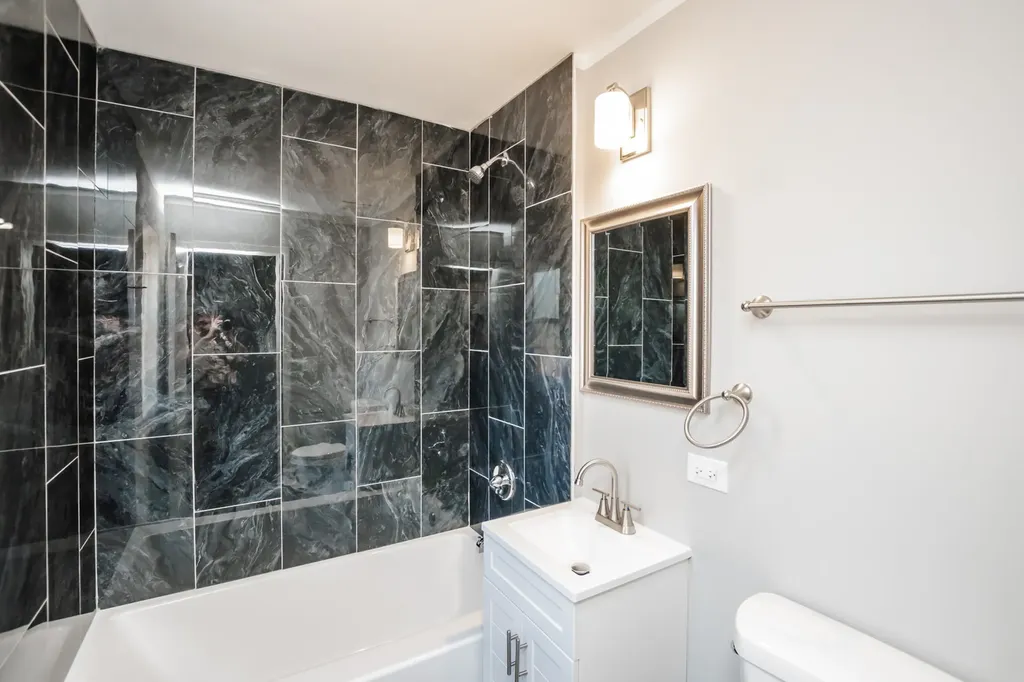 1244 West 115th Street Chicago IL 60643