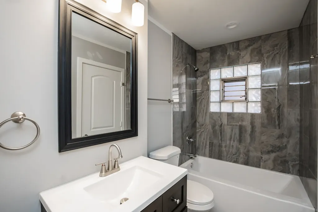 1244 West 115th Street Chicago IL 60643
