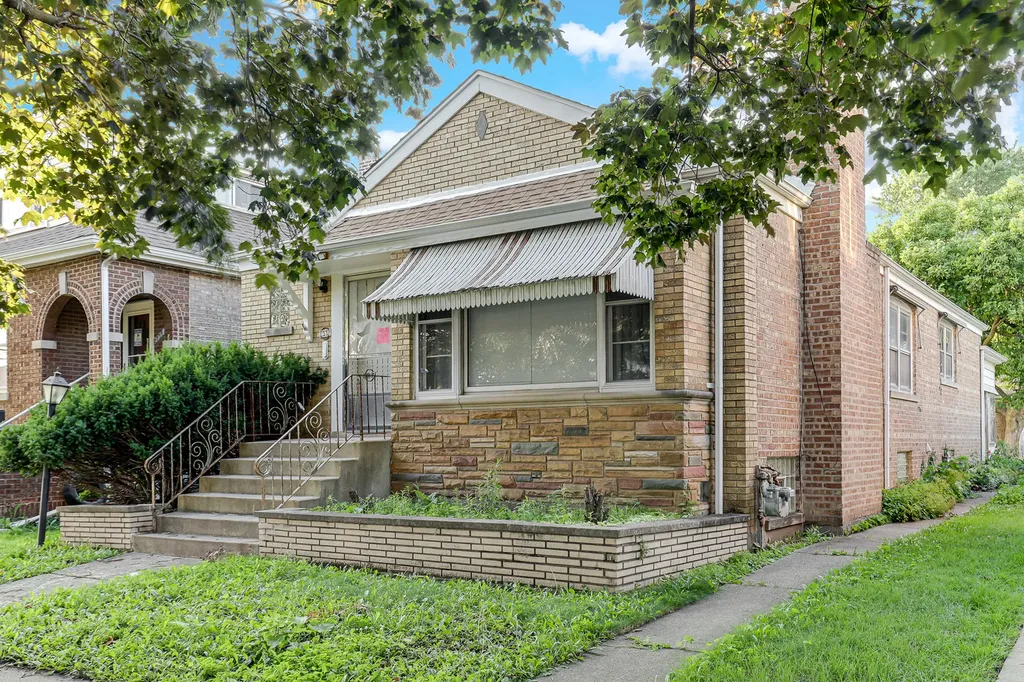 2332 Florence Street Blue Island IL 60406