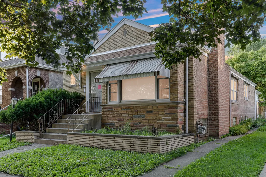 2332 Florence Street Blue Island IL 60406