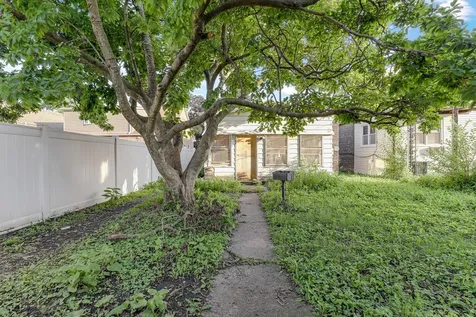 2332 Florence Street Blue Island IL 60406