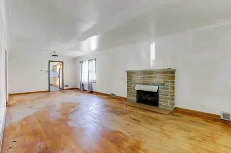 2332 Florence Street Blue Island IL 60406