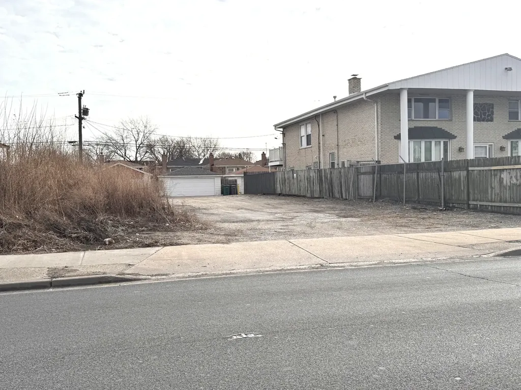 4825 South Central Avenue Chicago IL 60638