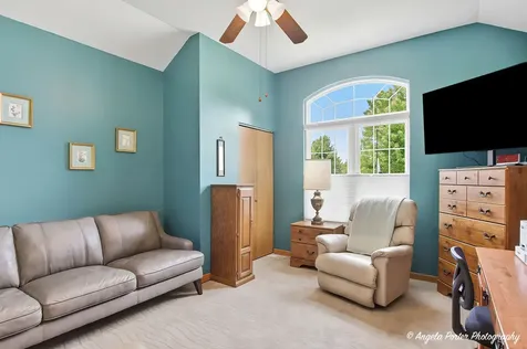 4641 4TH Street Winthrop Harbor IL 60096
