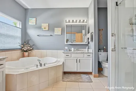 4641 4TH Street Winthrop Harbor IL 60096