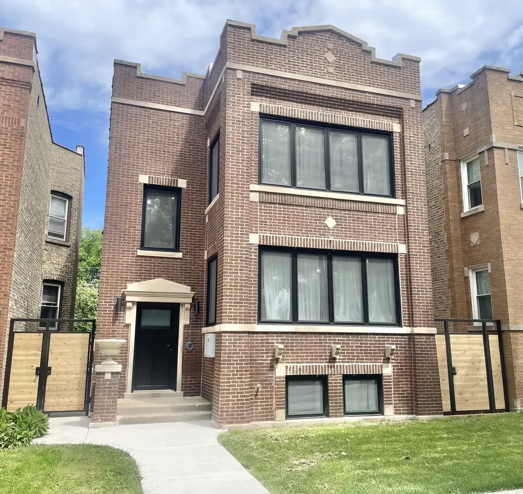 5937 North Fairfield Avenue Chicago IL 60659